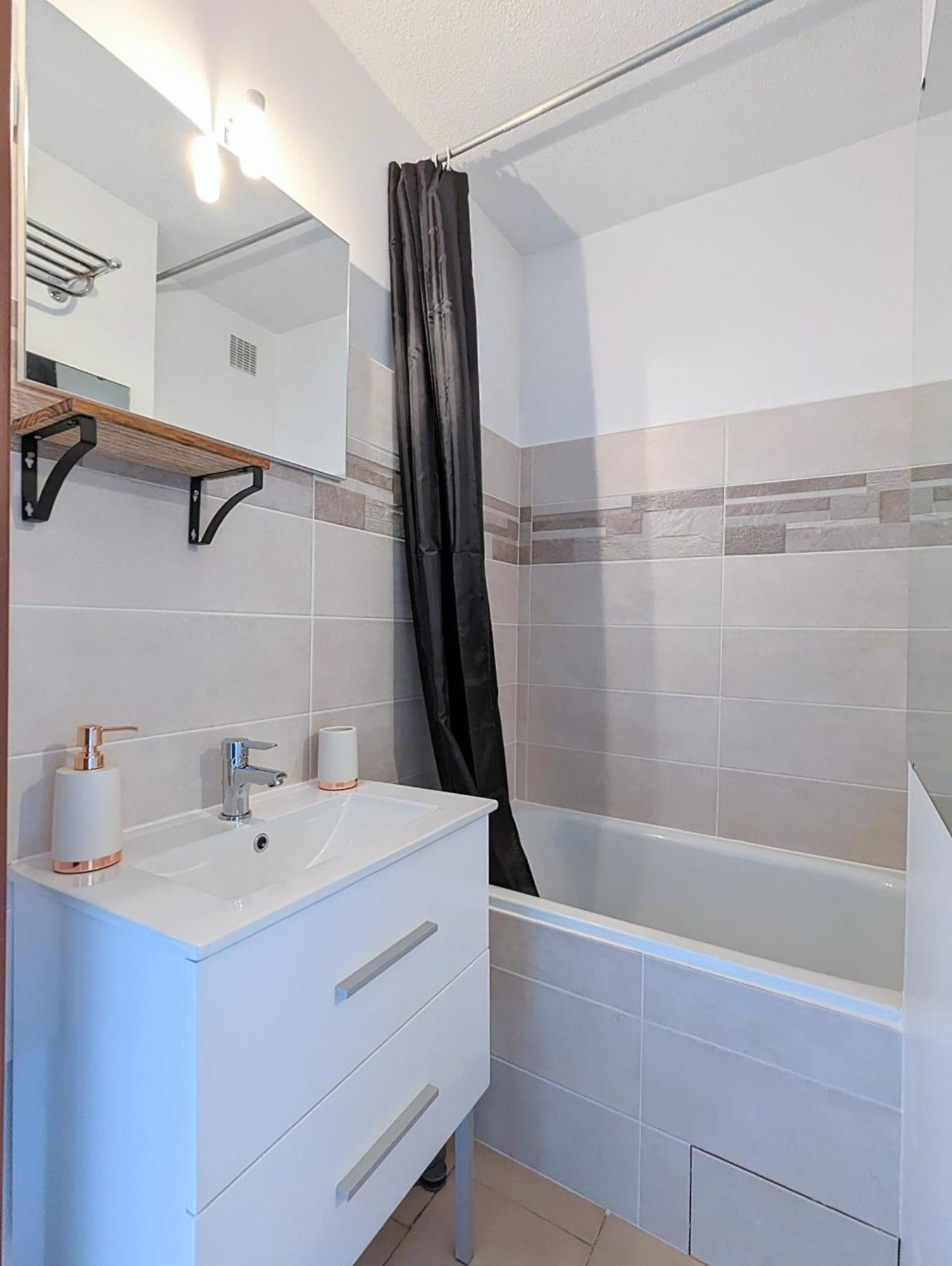 Appartement Au Calme + Parking Agde Esterno foto